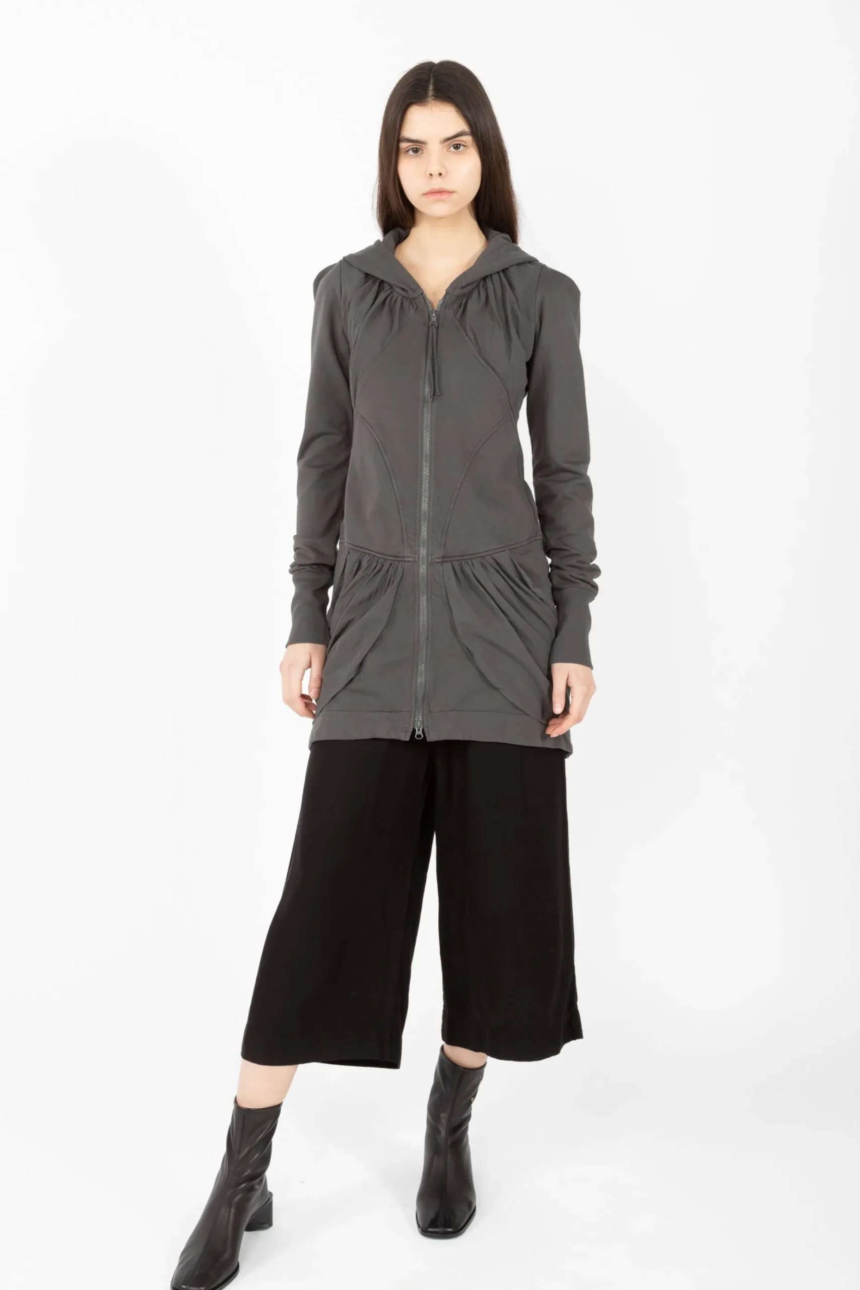 Guinevere Hoodie in Graphite