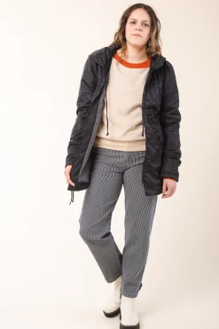 Mid Raincloak in Black with Gray Lining