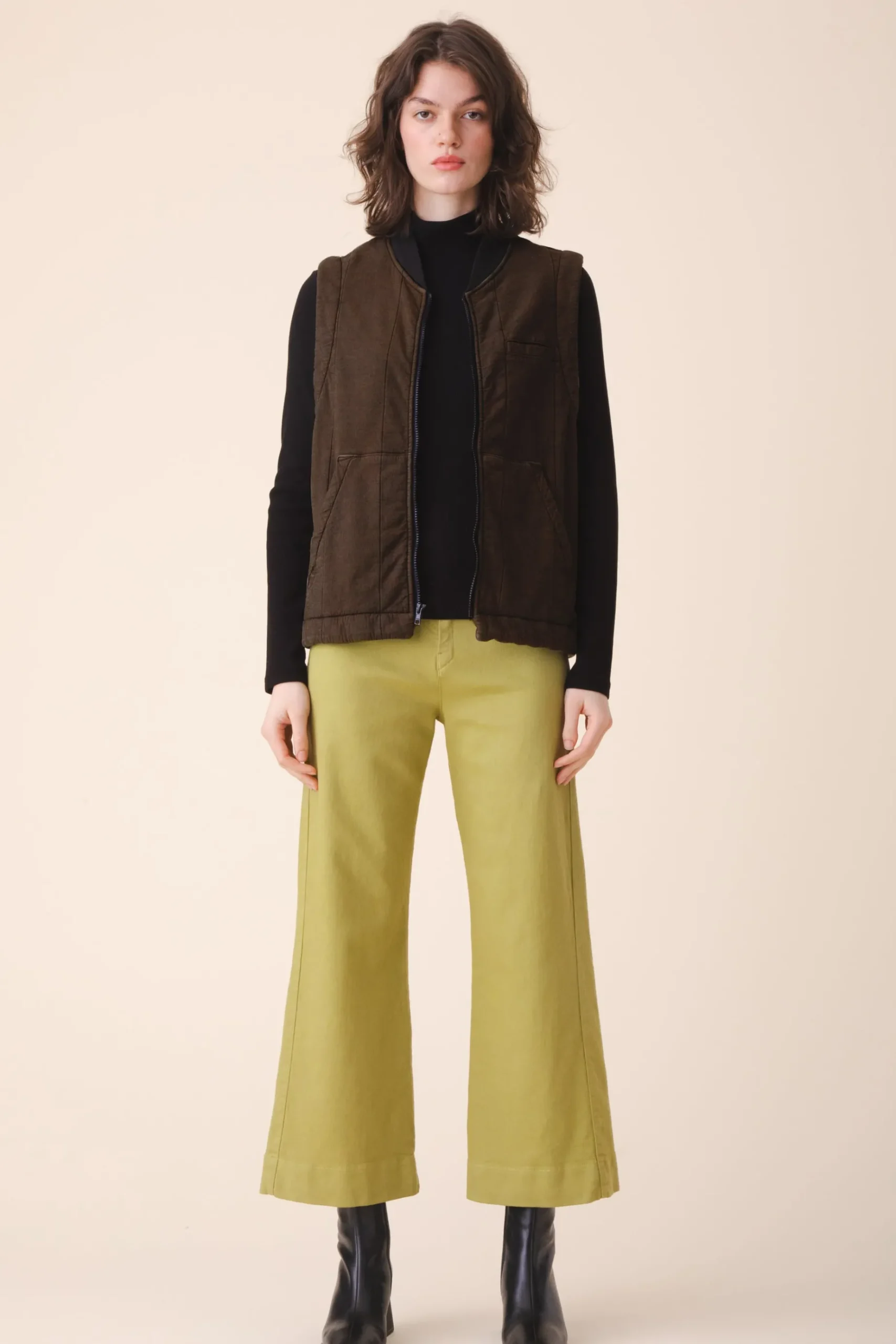 Muffle Vest in Sable
