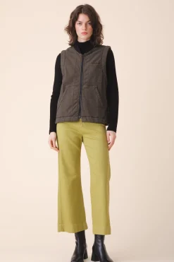 Muffle Vest in Umber Wash