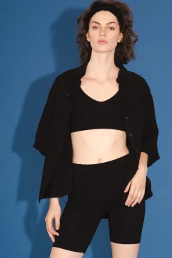 Organic Short in Black