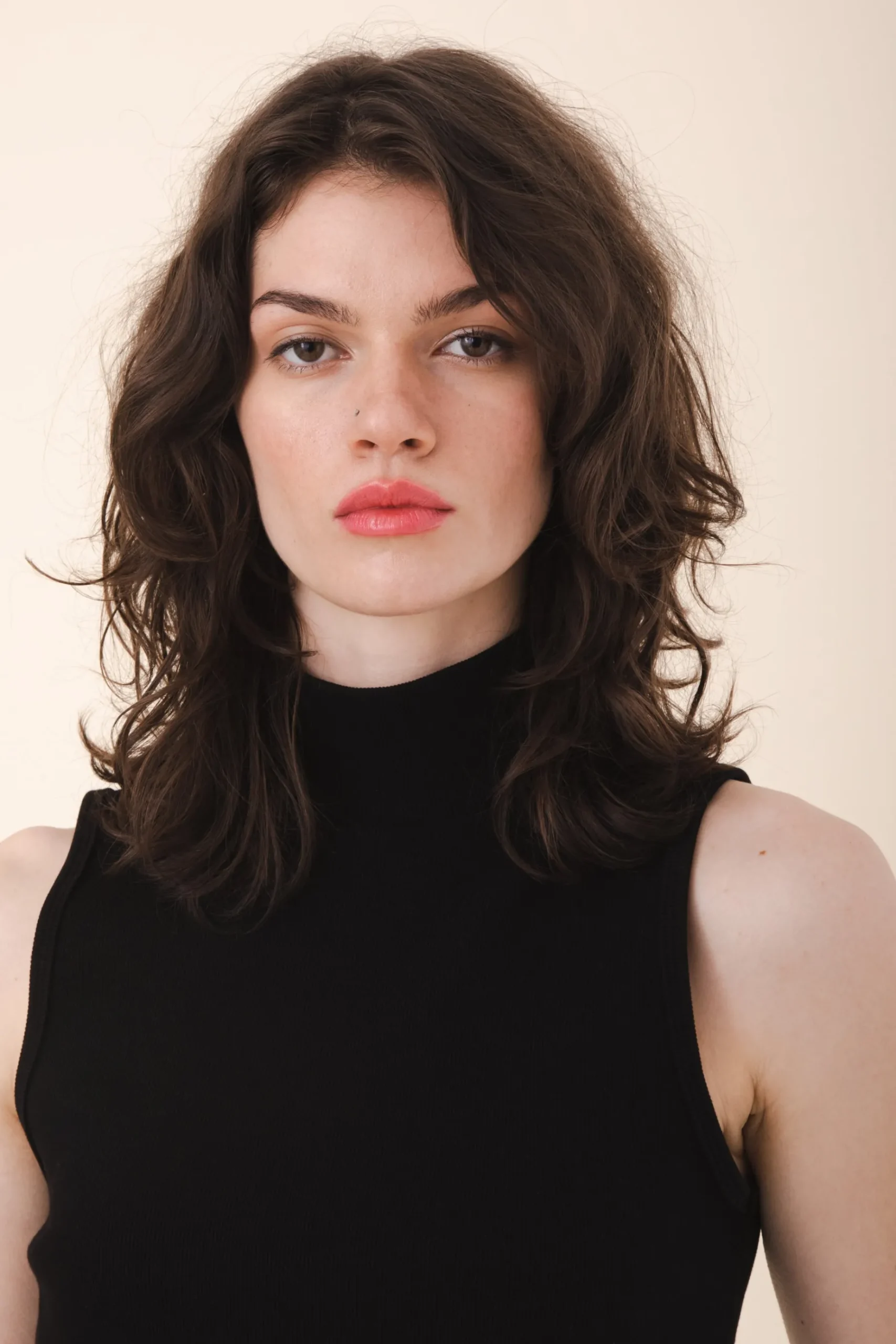 Sleeveless Mockneck in Black