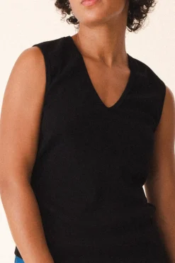 Sleeveless Soft V in Black