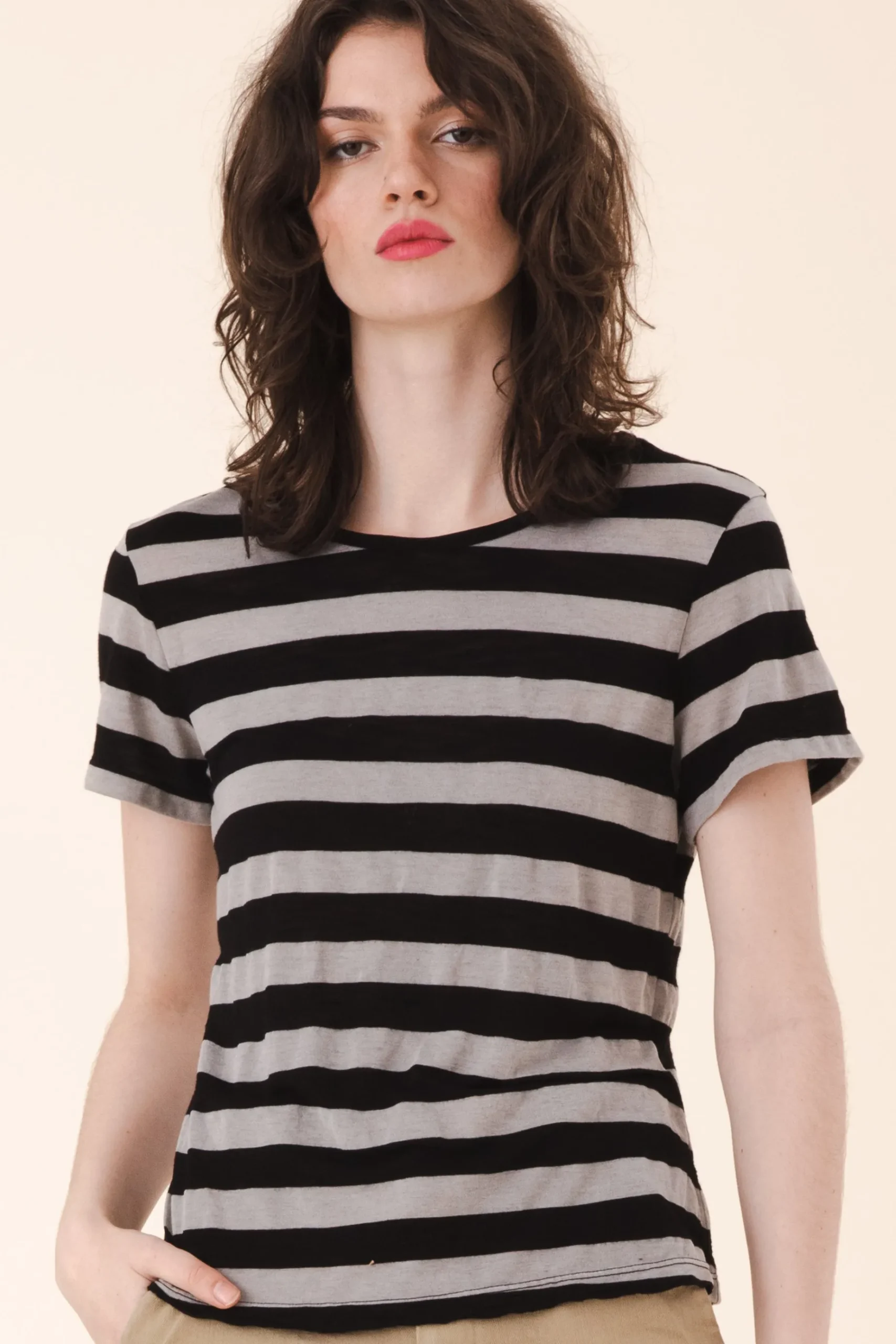 Synchronicitee S/S in Black